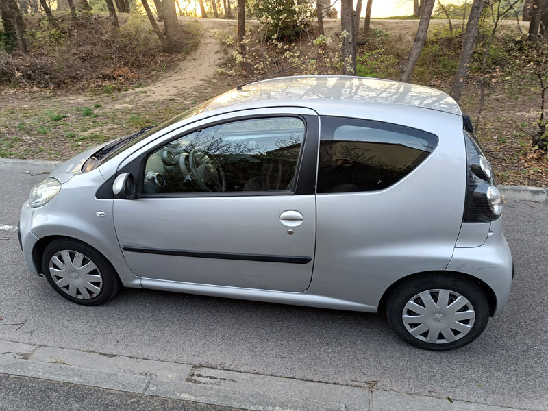 Laden Sie das Bild in Galerie -Viewer, Citroen C1
