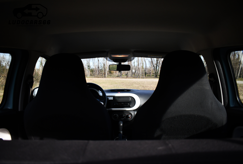 Laden Sie das Bild in Galerie -Viewer, Twingo 2 schwarz
